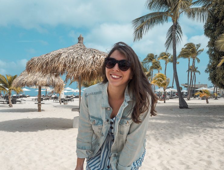 Deutsche Reisebloggerin am Strand Aruba